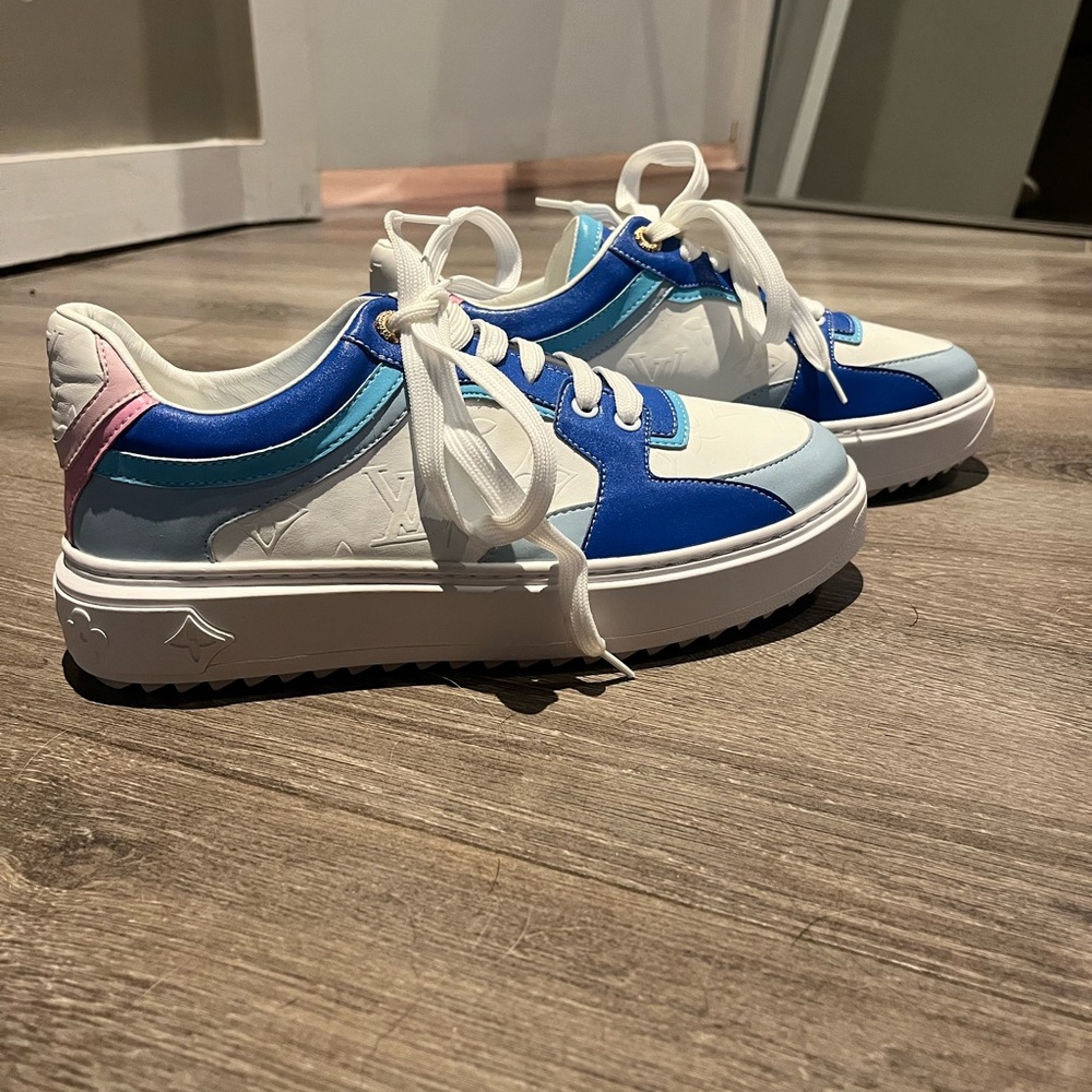 Shoes Lv size 40